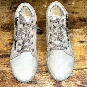 Women’s Size 7.5N Naturalizerz Motley Sneakers